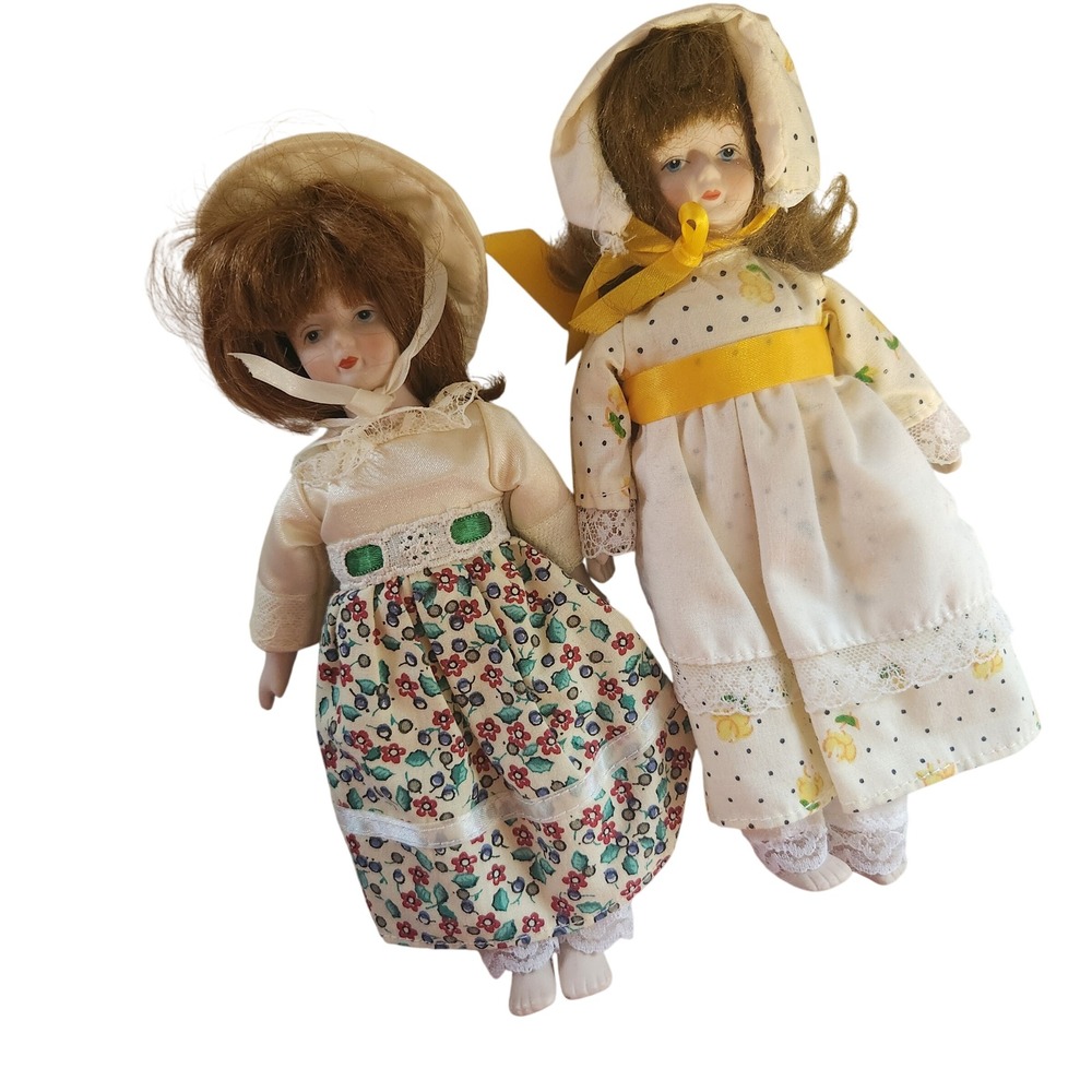 Vintage Porcelain Dolls Set of 2 Country Bonnets Floral Skirts World of Gorham